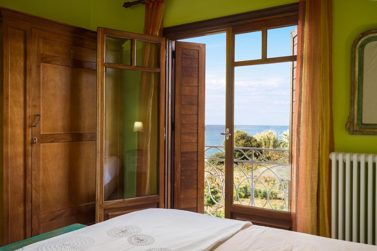 Beachfront Villa Meliti Ágios Matthaíos Extérieur photo